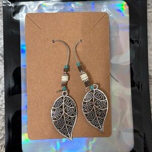 Leaf earrings